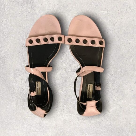 𝅺: : BALENCIAGA Studded Strappy Flat Sandals : : - Picture 1 of 8